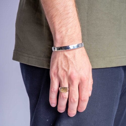 ring cushion hammered gold top
